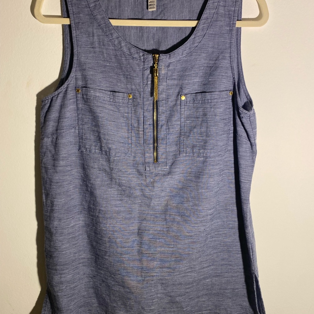 ELLEN TRACY blouse with closure
